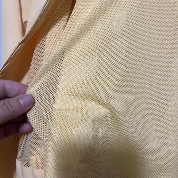 Izod Yellow lightweight jacket W/zip off sleeves & mesh lining Size Large - Picture 9 of 11